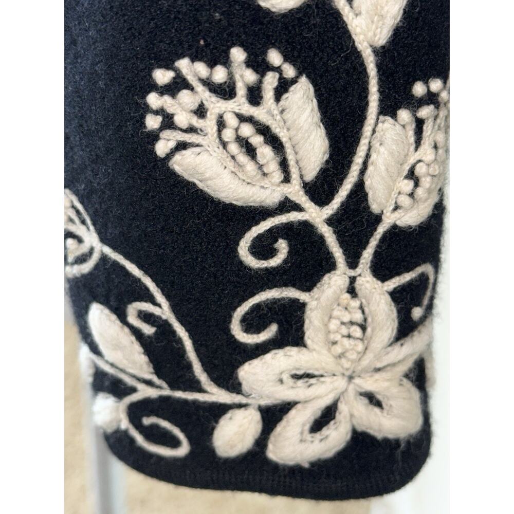 Embroidered Floral Wool Cardigan Cottagecore Romantic Grannycore Vintage Size M - Picture 8 of 13
